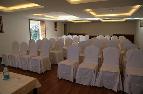 Deccan Plaza Hotel - Ooty Exterior photo